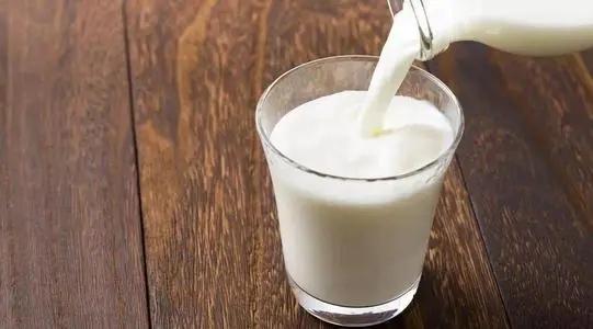 你知道牛奶的正常外观和滋味吗？